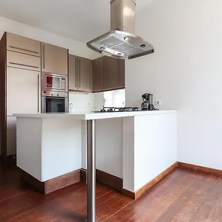 Downtown Delight By Homing דירה